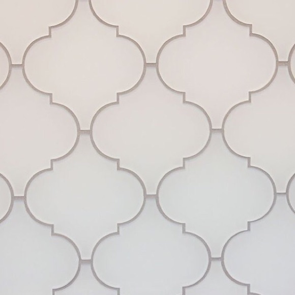 Meet your Posher, Alexandra - Picture 1 of 1